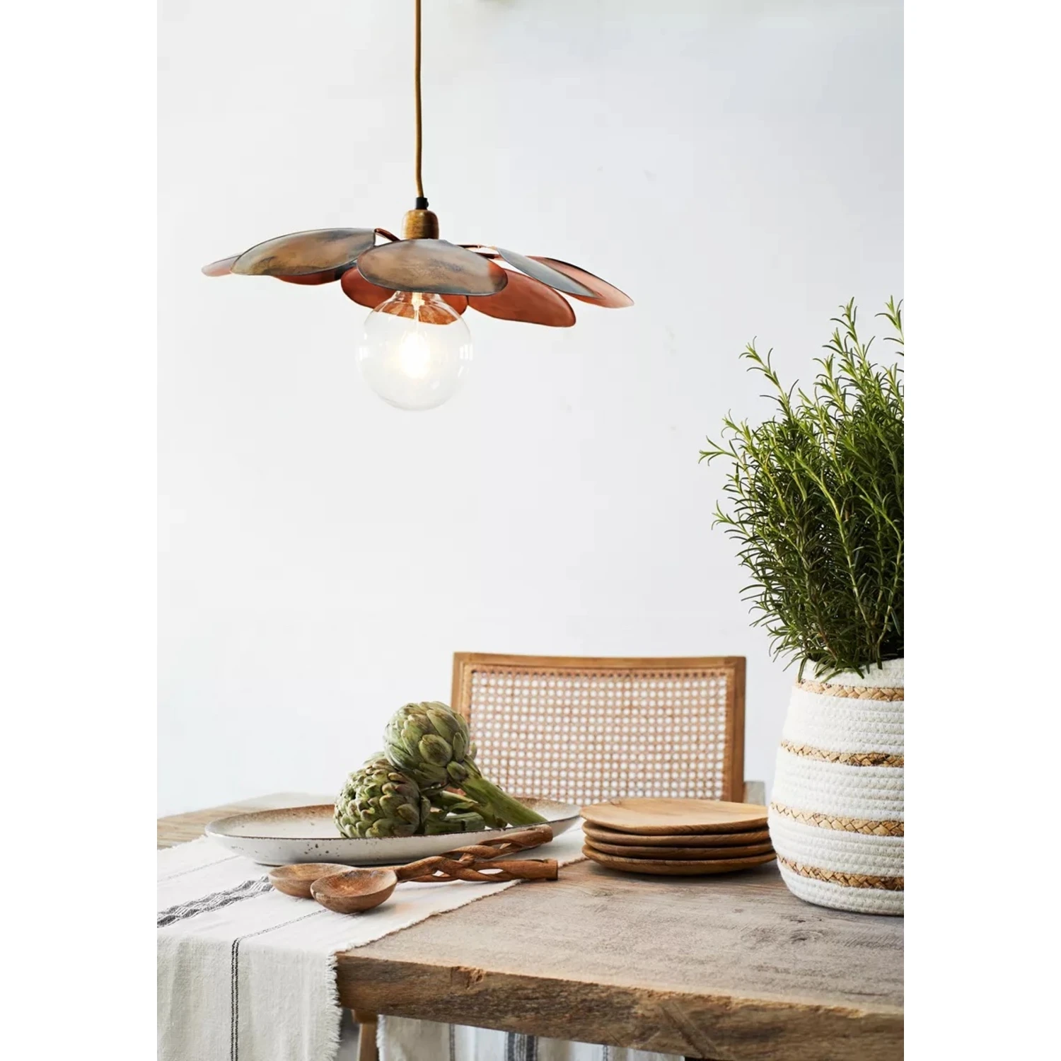 Madam Stoltz Couverts à Salade En Bois Sculptés 2 Madam Stoltz Couverts à Salade En Bois Sculptés – Image 2