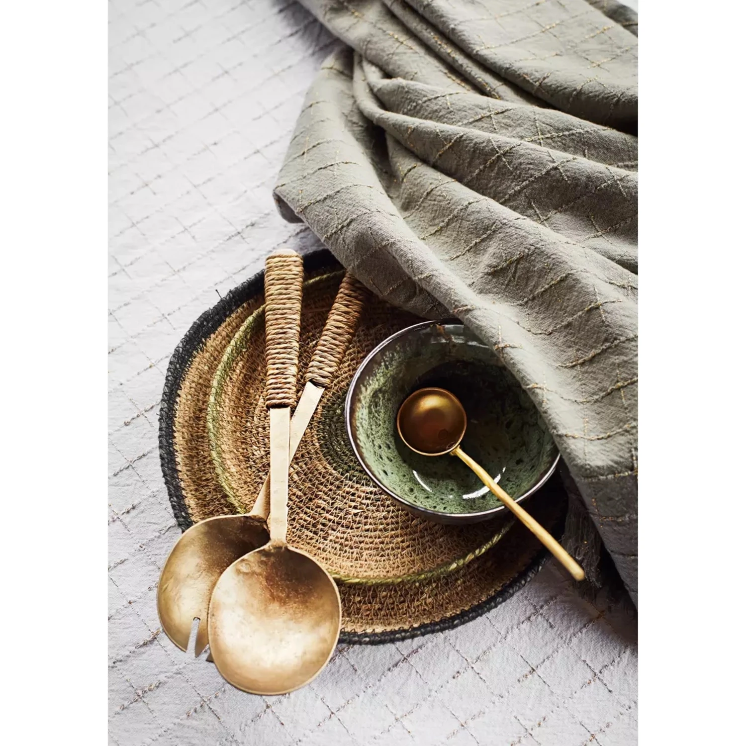 Madam Stoltz Couverts à Salade En Laiton 2 Madam Stoltz Couverts à Salade En Laiton – Image 2