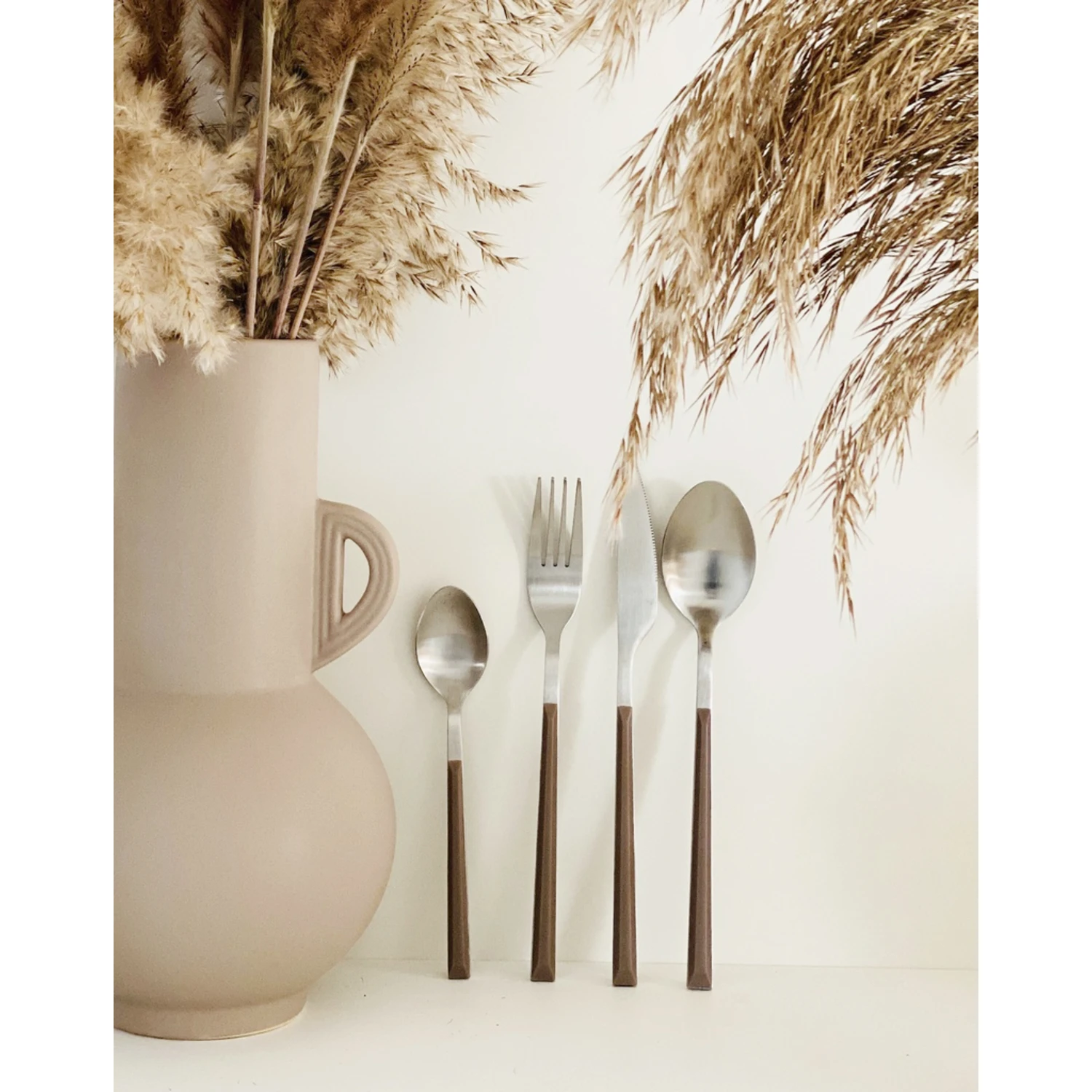 Ménagère 16 Pièces Désir Manche Taupe Et Gris Satiné 3 Ménagère 16 Pièces Désir Manche Taupe Et Gris Satiné – Image 3