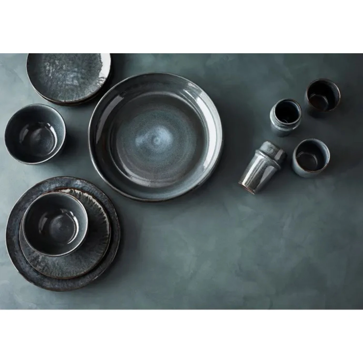 Madam Stoltz Plat De Service Rond Bleu 2 Madam Stoltz Plat De Service Rond Bleu – Image 2