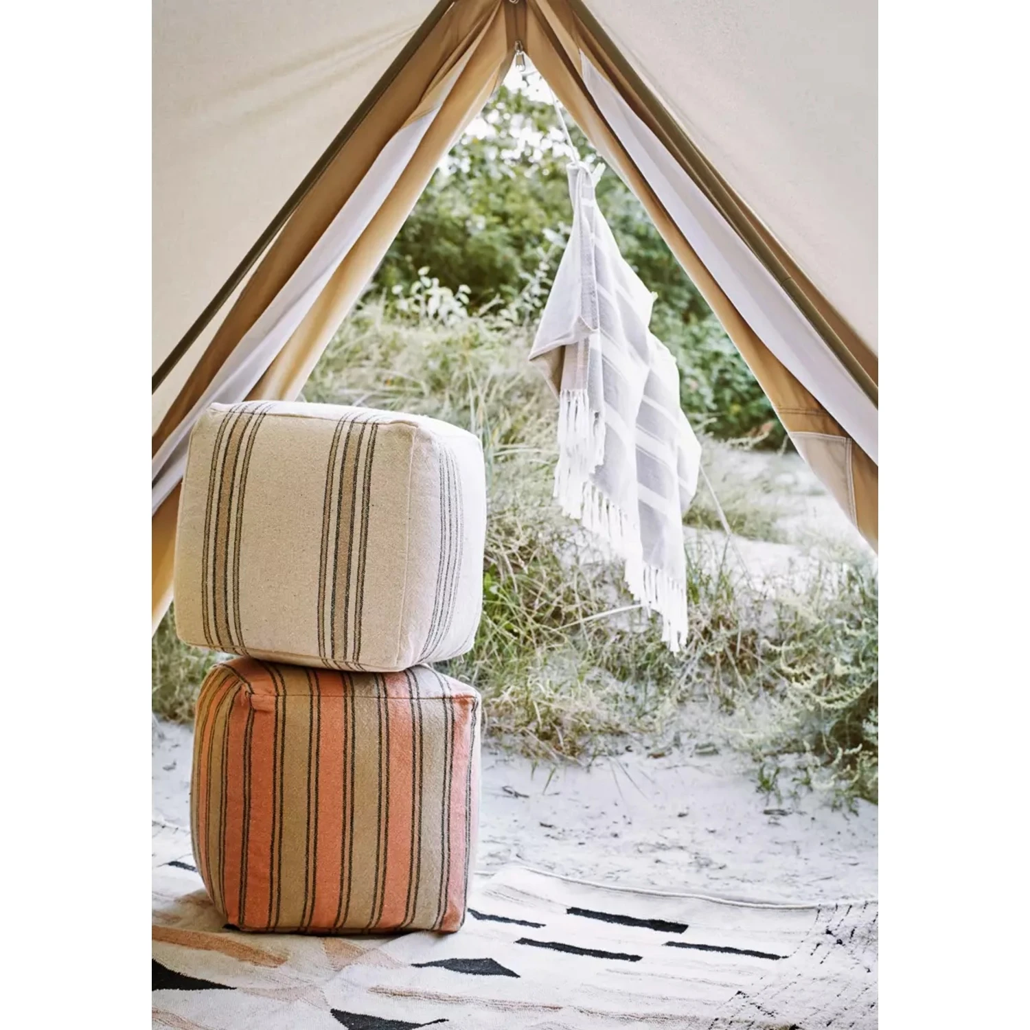 Madam Stoltz Pouf En Coton Rayé Corail 2 Madam Stoltz Pouf En Coton Rayé Corail – Image 2